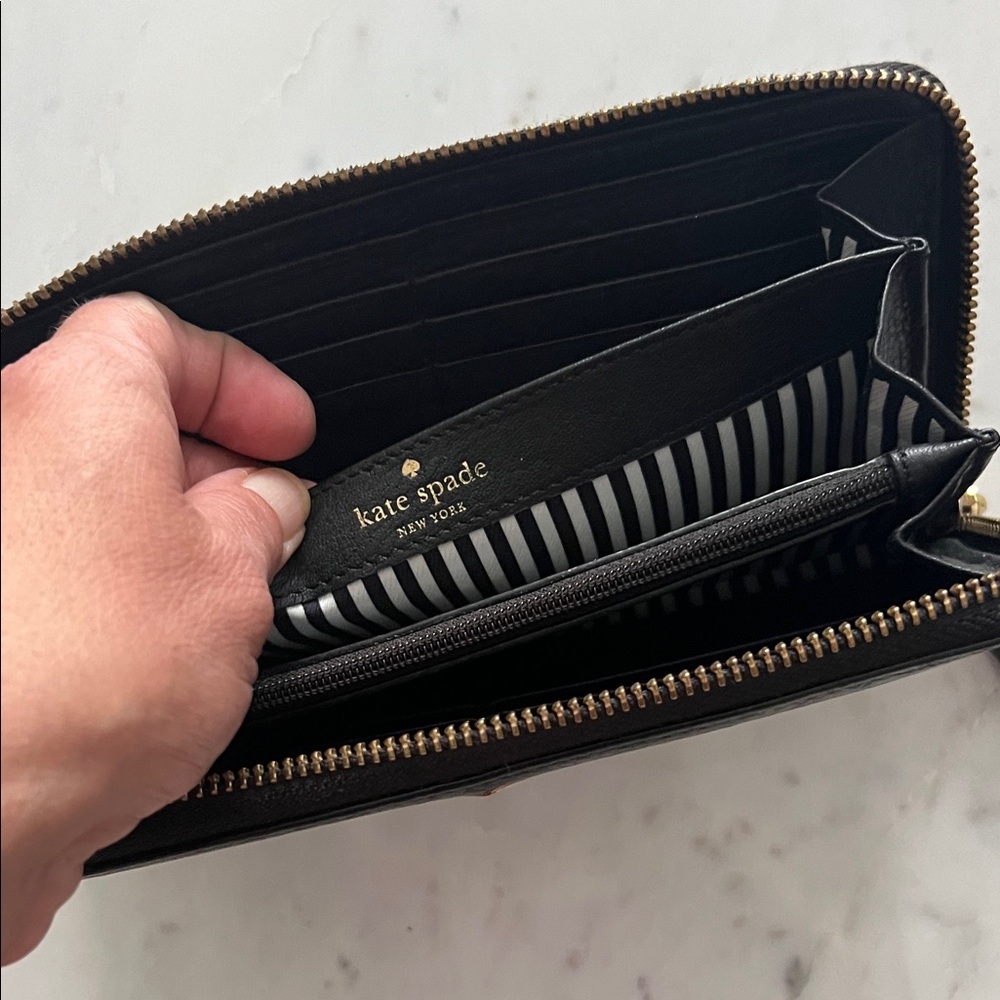 Kate Spade Black Leather Zip Around Wallet with Gold Accent Gently Used - Picture 7 of 10